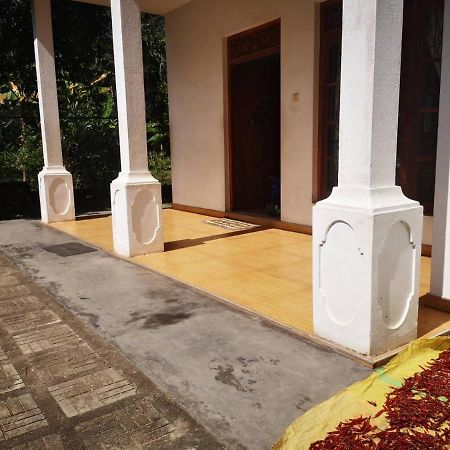 Sithu Guesthouse Бентота Экстерьер фото