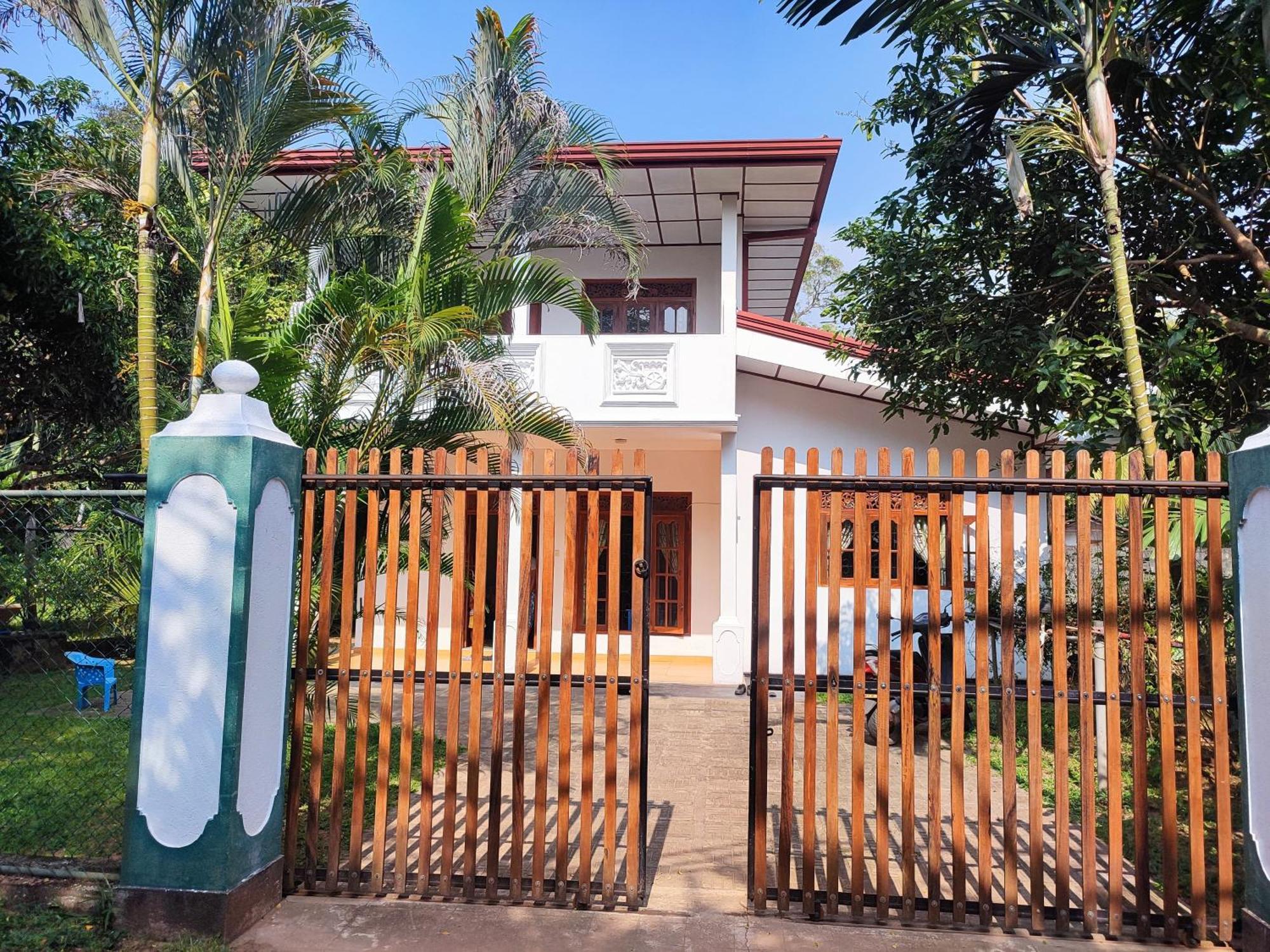 Sithu Guesthouse Бентота Экстерьер фото